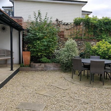 Henry VIII Cottage In The Heart Of Henley Екстериор снимка