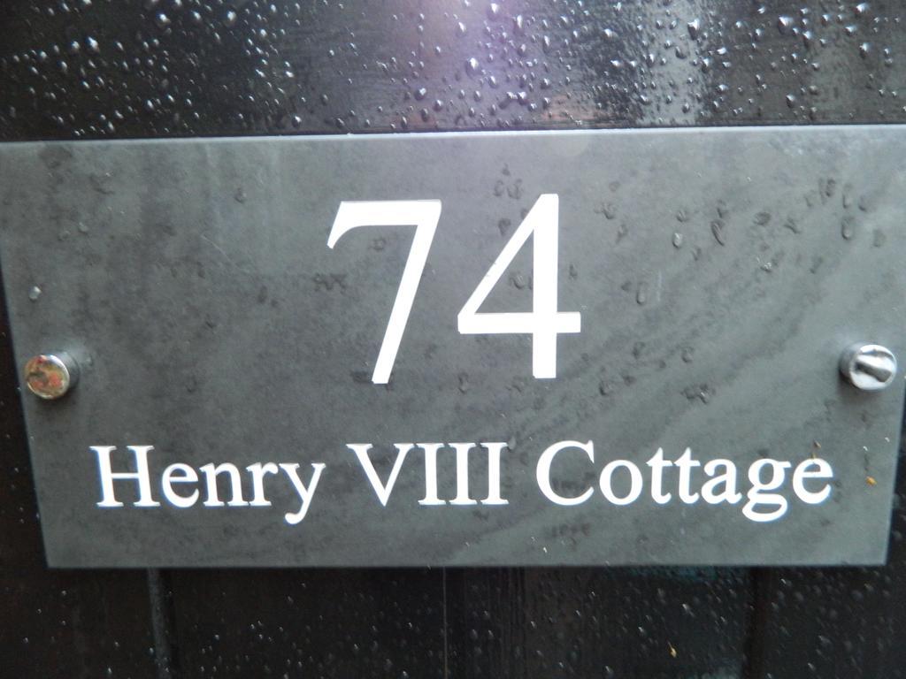 Henry VIII Cottage In The Heart Of Henley Екстериор снимка